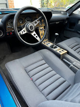 Charger l&#39;image dans la galerie, Alpine A 310 4 cylindres
